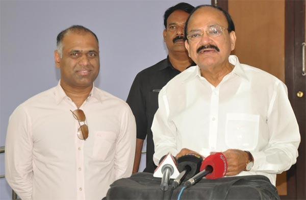 oopiri,venkayya naidu,pvp,tdp,pvp sketch,oopiri special show for venkayya naidu  'ఊపిరి' షో వెనుక రహస్యమిదేనా..!